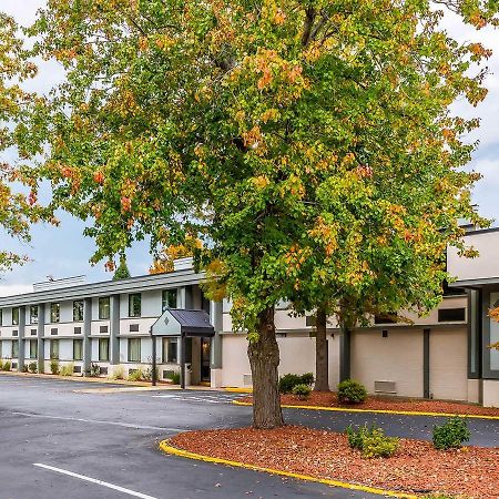 Clarion Inn Belle Vernon Eksteriør bilde