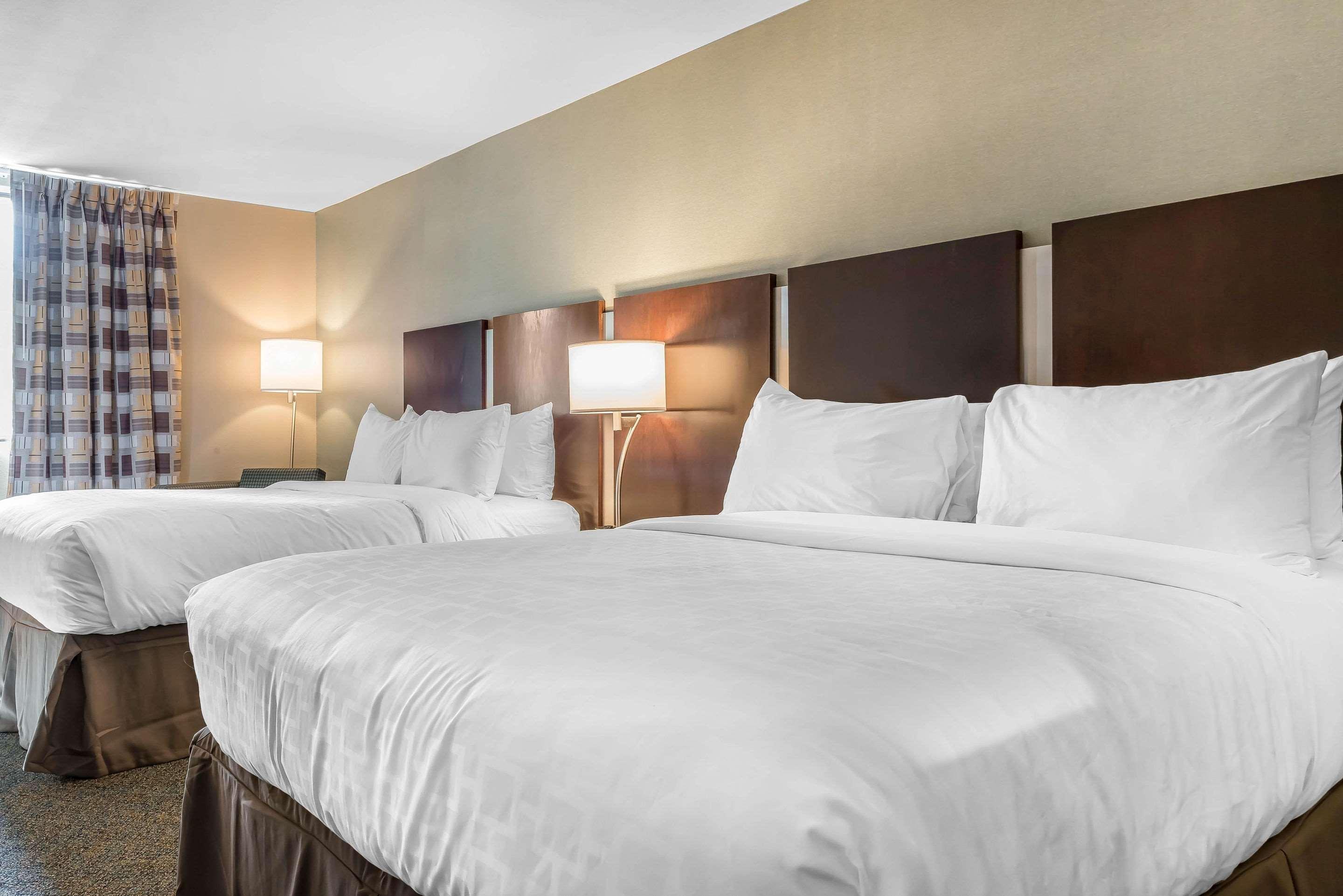 Clarion Inn Belle Vernon Eksteriør bilde