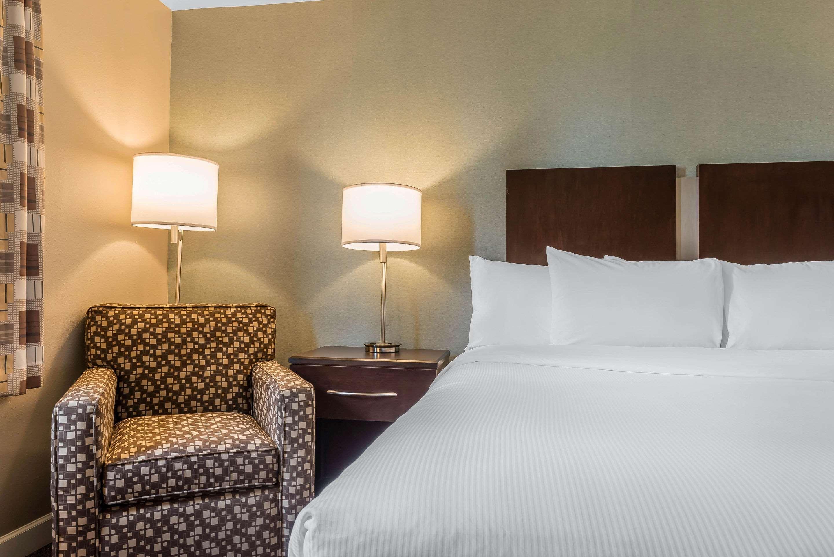 Clarion Inn Belle Vernon Eksteriør bilde