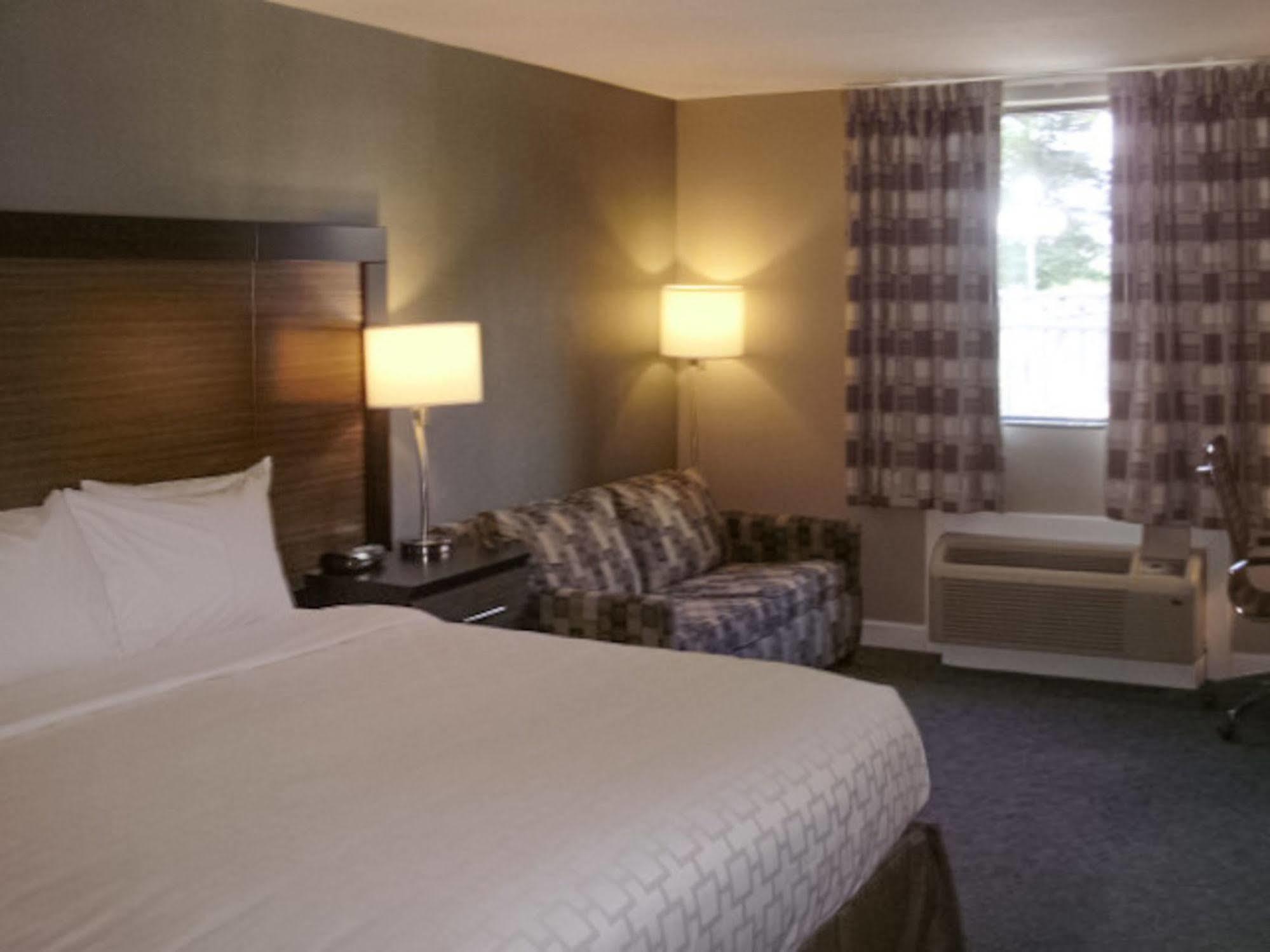 Clarion Inn Belle Vernon Eksteriør bilde